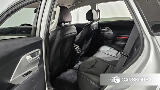Kia Niro Plus 2022 Серебряный из Кореи, фото 3