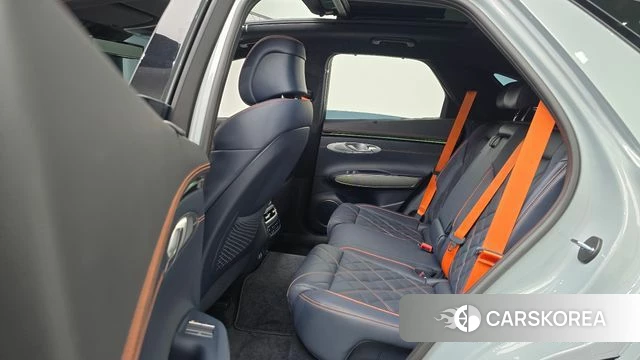 Genesis GV70 2025 Цвет галактики из Кореи, фото 3