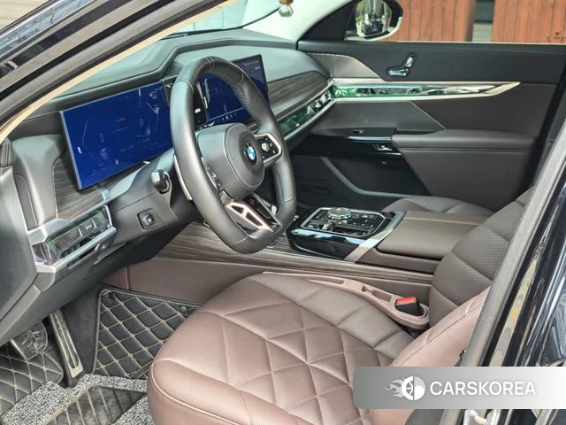 BMW 7 series 2024 Черный из Китая, фото 3