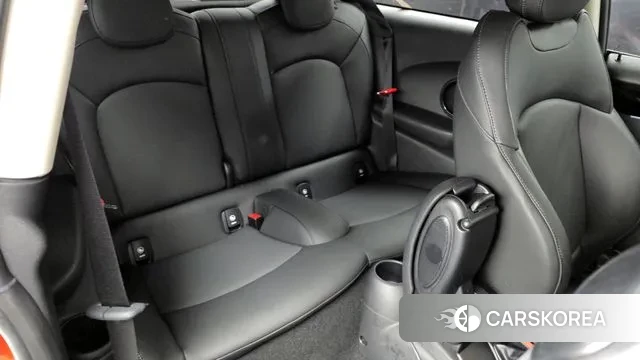 Mini Cooper 2022 Красный из Кореи, фото 3