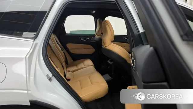 Volvo XC60 second Generation 2019 Белый из Кореи, фото 3