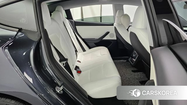 Tesla Model 3 2025 Серый из Кореи, фото 3