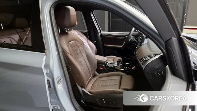 BMW X3 (G01) 2024 Цвет галактики из Кореи, фото 3