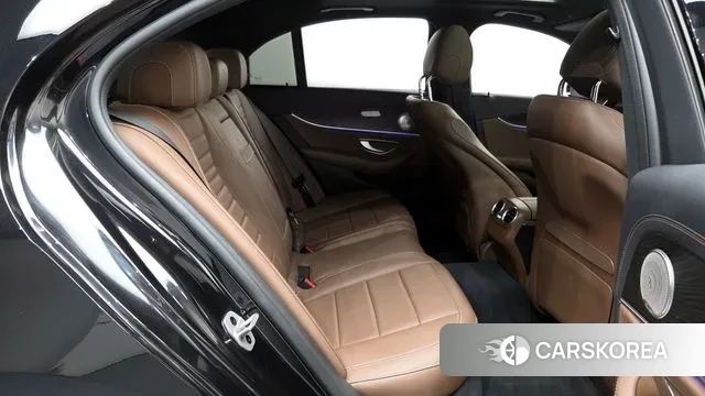 Mercedes-Benz E-Class W213 2023 Черный из Кореи, фото 3