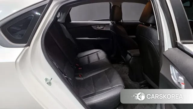 Kia The New K3 2nd generation 2022 Белый из Кореи, фото 3