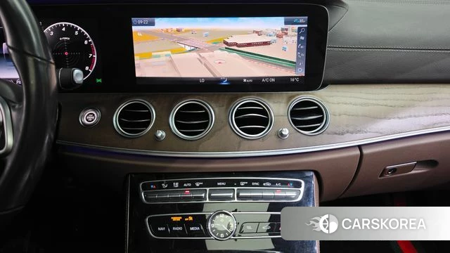 Mercedes-Benz E-Class W213 2020 Белый из Кореи, фото 3