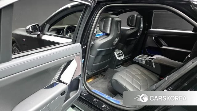 BMW 7 Series (G70) 2023 Черный из Кореи, фото 3