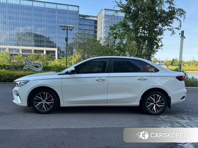 Geely Automobile Emgrand 2022 Белый из Китая, фото 3