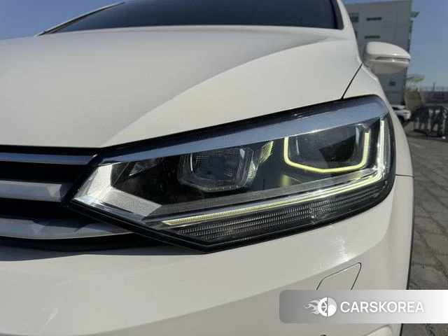 Volkswagen Touran L 2021 Белый из Китая, фото 3