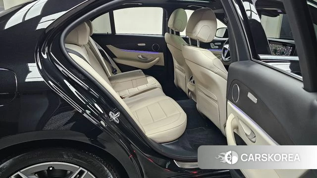 Mercedes-Benz E-Class W213 2023 Черный из Кореи, фото 3