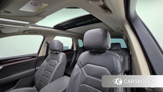 Volkswagen Touareg 3rd generation 2020 Серый из Кореи, фото 3