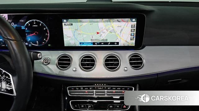 Mercedes-Benz E-Class W213 2021 Белый из Кореи, фото 3