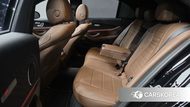 Mercedes-Benz E-Class W213 2023 Черный из Кореи, фото 3