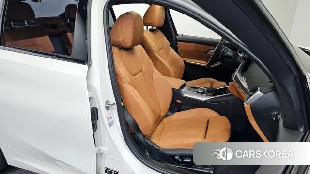 BMW 3 Series (G20) 2023 Белый из Кореи, фото 3