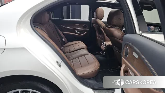 Mercedes-Benz E-Class W213 2021 Белый из Кореи, фото 3