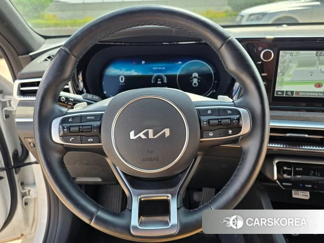 Kia K5 3rd generation 2023 Белый из Кореи, фото 3