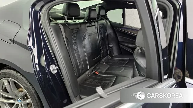 BMW 5 Series (G30) 2018 Черный из Кореи, фото 3