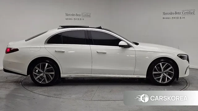 Mercedes-Benz E-Class W214 2024 Белый из Кореи, фото 3