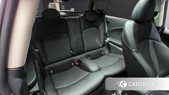 Mini Cooper 2022 Жемчужный цвет из Кореи, фото 3