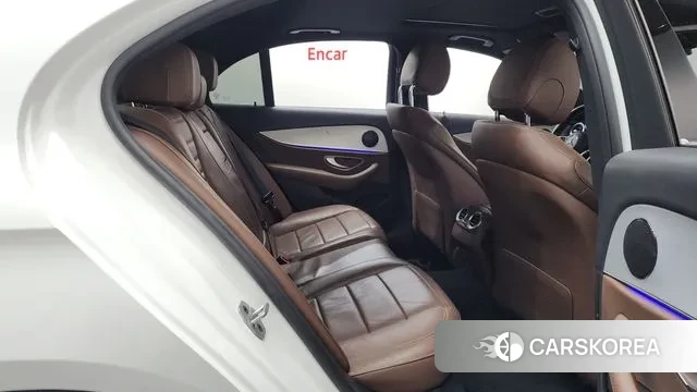 Mercedes-Benz E-Class W213 2021 Белый из Кореи, фото 3