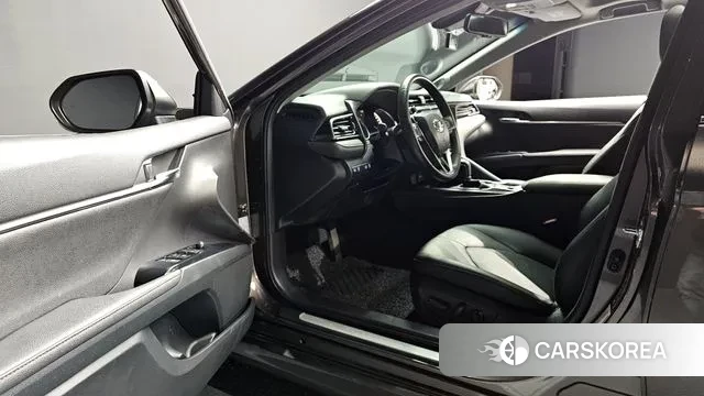 Toyota Camry (XV70) 2018 Коричневый из Кореи, фото 3