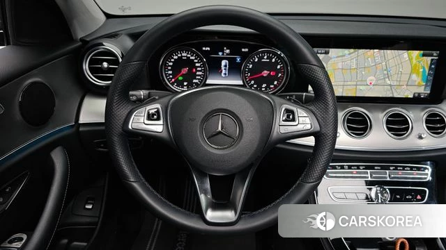 Mercedes-Benz E-Class W213 2018 Серебристо-серый из Кореи, фото 3