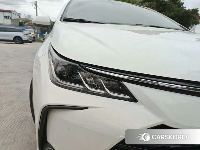 Toyota Corolla 2023 Белый из Китая, фото 3