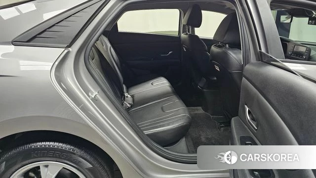 Hyundai Avante (CN7) 2022 Серебристо-серый из Кореи, фото 3