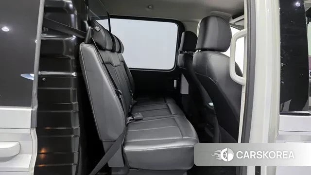 Hyundai Staria 2023 Белый из Кореи, фото 3