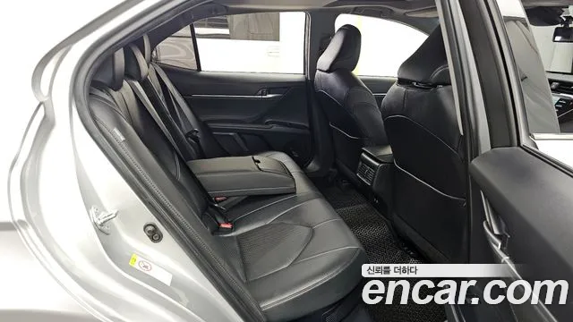 Toyota Camry (XV70) 2018 Серебряный из Кореи, фото 3