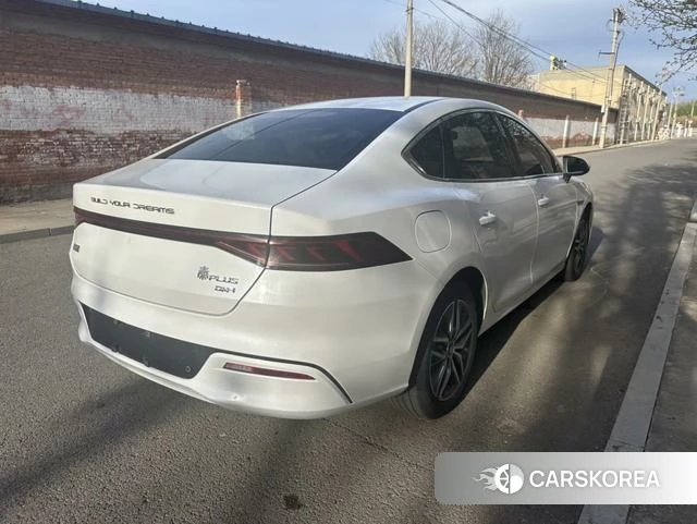 BYD Qin PLUS EV 2023 Белый из Китая, фото 3