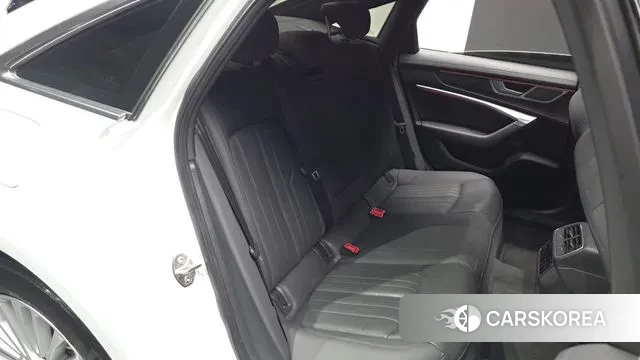 Audi A6 (C8) 2021 Белый из Кореи, фото 3