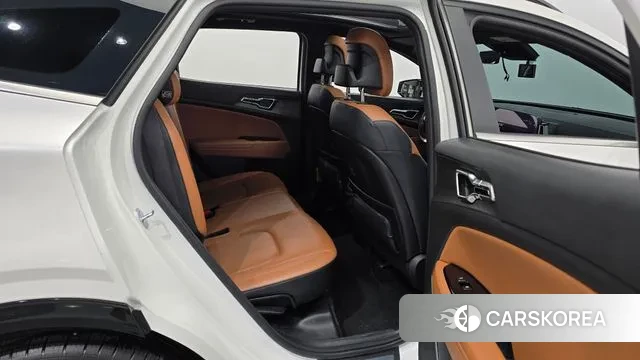 Kia Sportage 5th Generation 2023 Белый из Кореи, фото 3