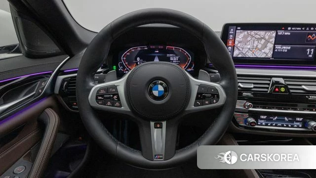BMW 5 Series (G30) 2022 Белый из Кореи, фото 3