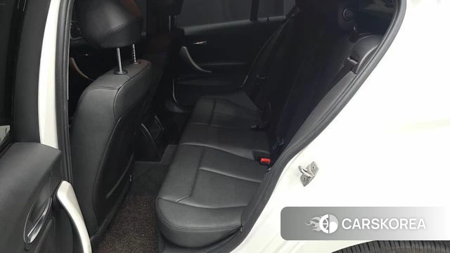 BMW 1 Series (F20) 2018 Белый из Кореи, фото 3