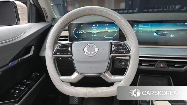 Ssangyong Torres EVX 2023 Жемчужный цвет из Кореи, фото 3