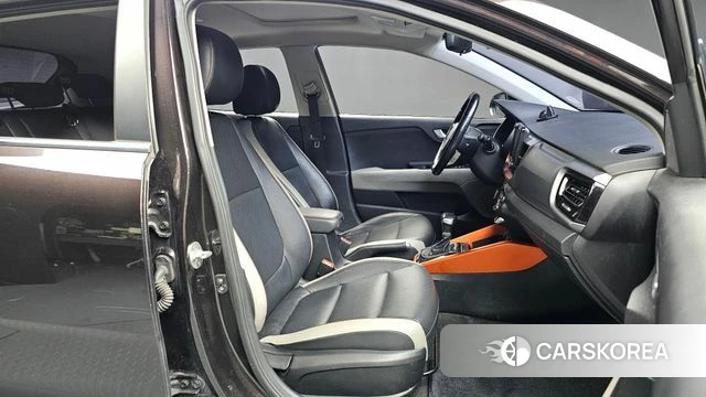 Kia Stonic 2018 Коричневый из Кореи, фото 3