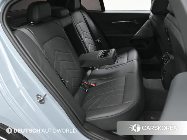 BMW 5 Series (G60) 2024 Серебристо-серый из Кореи, фото 3