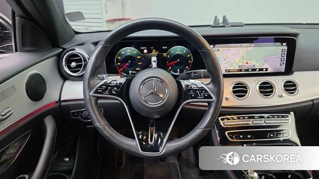 Mercedes-Benz E-Class W213 2021 Черный из Кореи, фото 3