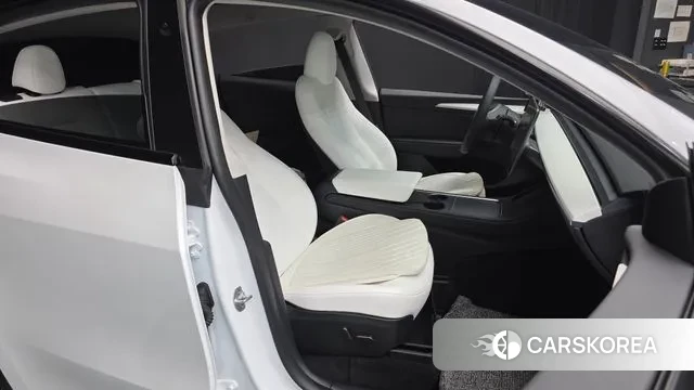 Tesla Model Y 2024 Белый из Кореи, фото 3