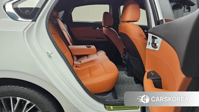 Kia The New K3 2nd generation 2022 Белый из Кореи, фото 3