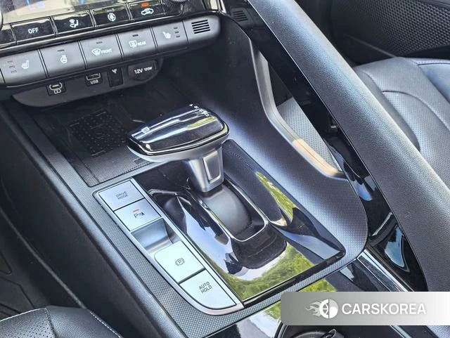 Hyundai Elantra 2024 Серебристо-серый из Китая, фото 3
