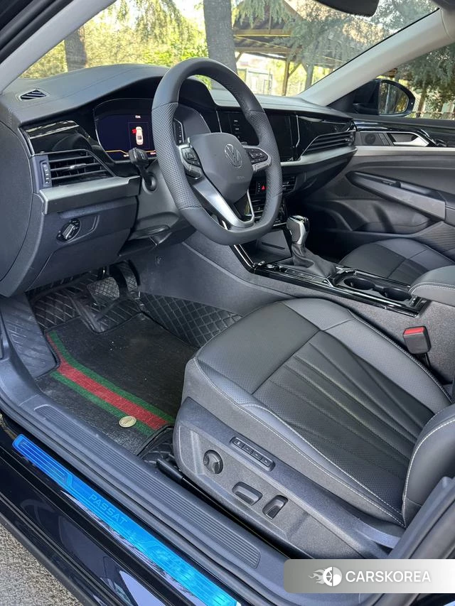 Volkswagen Passat 2026 Черный из Китая, фото 3