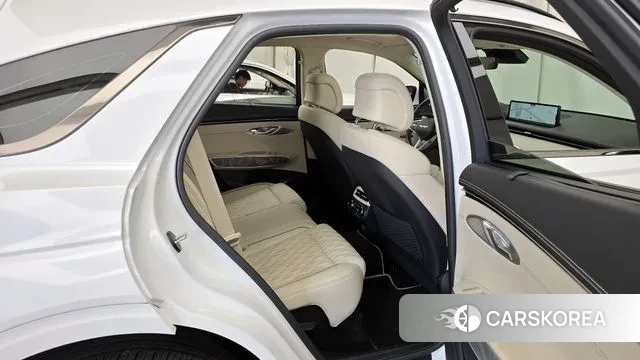 Genesis GV70 2024 Белый из Кореи, фото 3