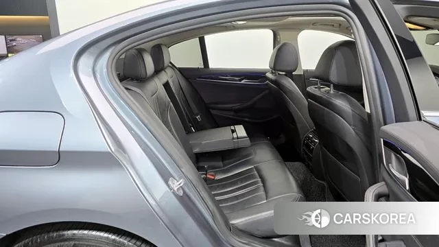 BMW 5 Series (G30) 2018 Серый из Кореи, фото 3