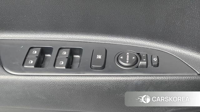 Kia Stonic 2018 Белый из Кореи, фото 3