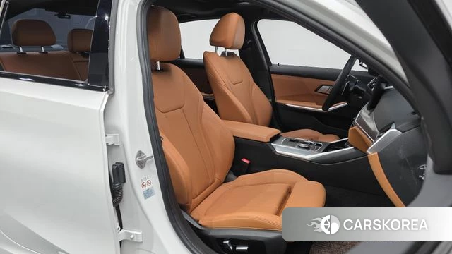 BMW 3 Series (G20) 2023 Белый из Кореи, фото 3