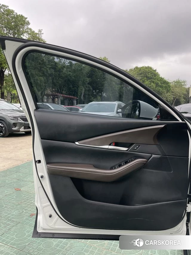 Mazda CX-30 2022 Белый из Китая, фото 3
