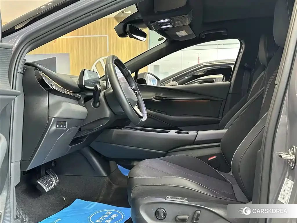 Volkswagen ID. UNYX 2025 Silver/gray из Китая, фото 3