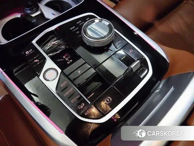 BMW X7 (G07) 2024 Белый из Кореи, фото 3